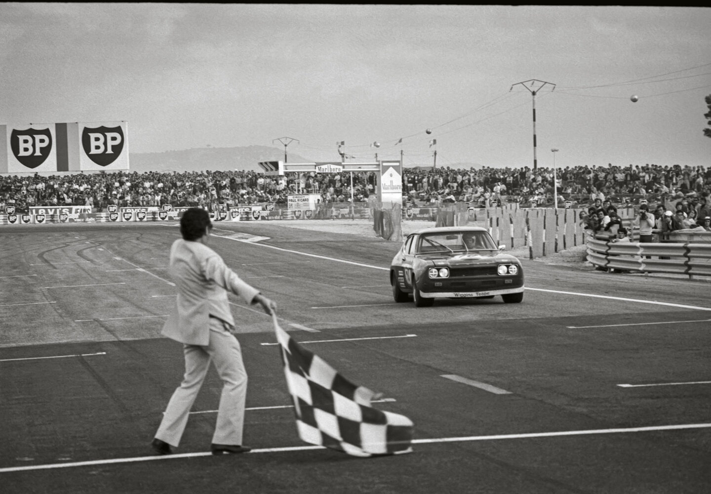 Car Racing, livre sur les courses automobiles